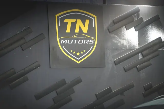 Το χρυσό έμβλημα TN MOTORS