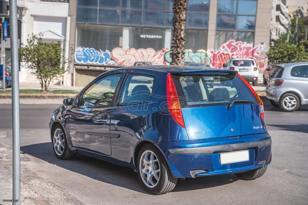 Fiat Punto 2001 1.2 16V — πίσω τρία τέταρτα
