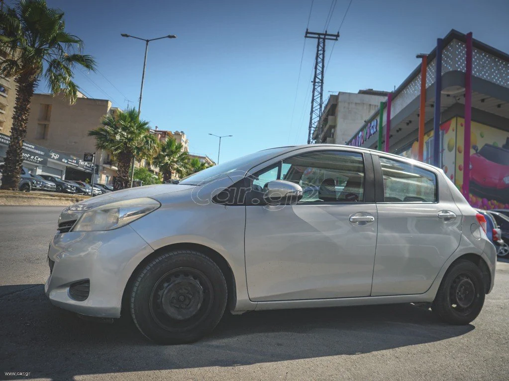 Toyota Yaris 2014 1.4 D-4D Ευκαιρία — πλαϊνή όψη