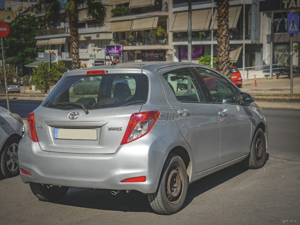 Toyota Yaris 2014 1.4 D-4D Ευκαιρία — πίσω όψη